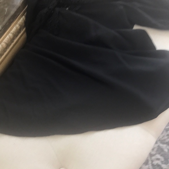 Elegant Black Lace Blouse - Picture 7 of 7